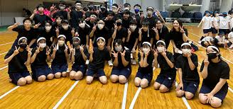 女子中学生　集合写真|JCモ全員集合カット📛🤍 このカット見ると本当にニコラって感じするから大好きなんだよね、  中3モになるからしっかりしなきゃね。🔥 #nicola #ニコモ #JC #JCモ #ニコラ #元気 #中1 #中2 #中3 #followme  #love #smile #fine #うふふ #初 ...