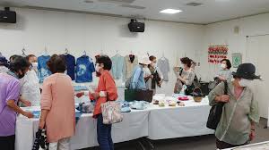 老人クラブ 女性 集合写真|オンライン会議の講習会を開催。 今後、役員会議のオンライン対応や交流会等の活用に向けて、みなさん準備万端🤗 午後の女性委員会でおさらいをして、記念撮影📷  #きらめきクラブちば #千葉市老人クラブ連合会 #老人クラブ #老人会 #シニアクラブ #生きがいづくり #楽しい ...