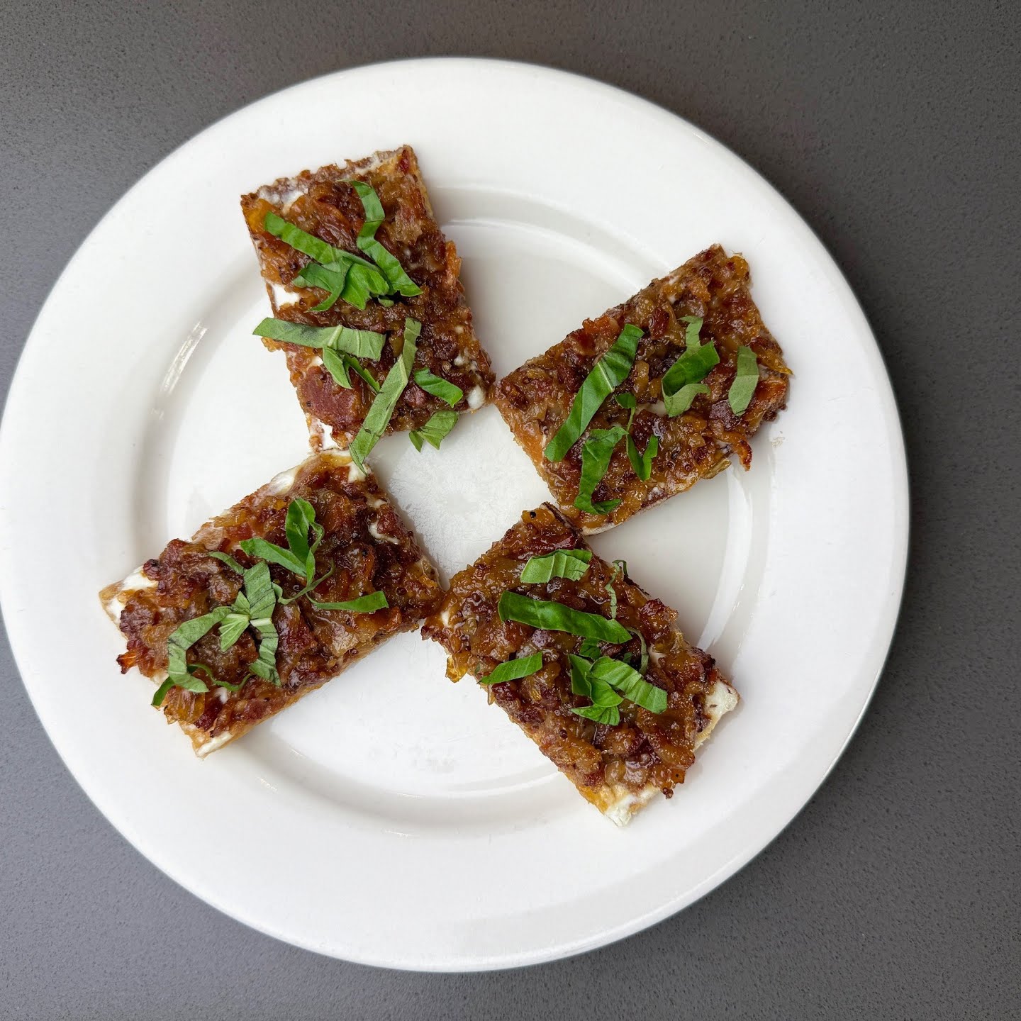 Gruppo NYC Thin Crust Pizza by null