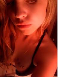 Lonely sexy teen posing butt jpg x Teen sexy selfie