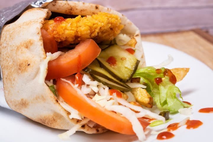 LA FRAȚI - FAST FOOD & GRILL
