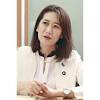 松川るい参院議員を小渕優子氏ら注意…エッフェル塔前でポーズ ...
