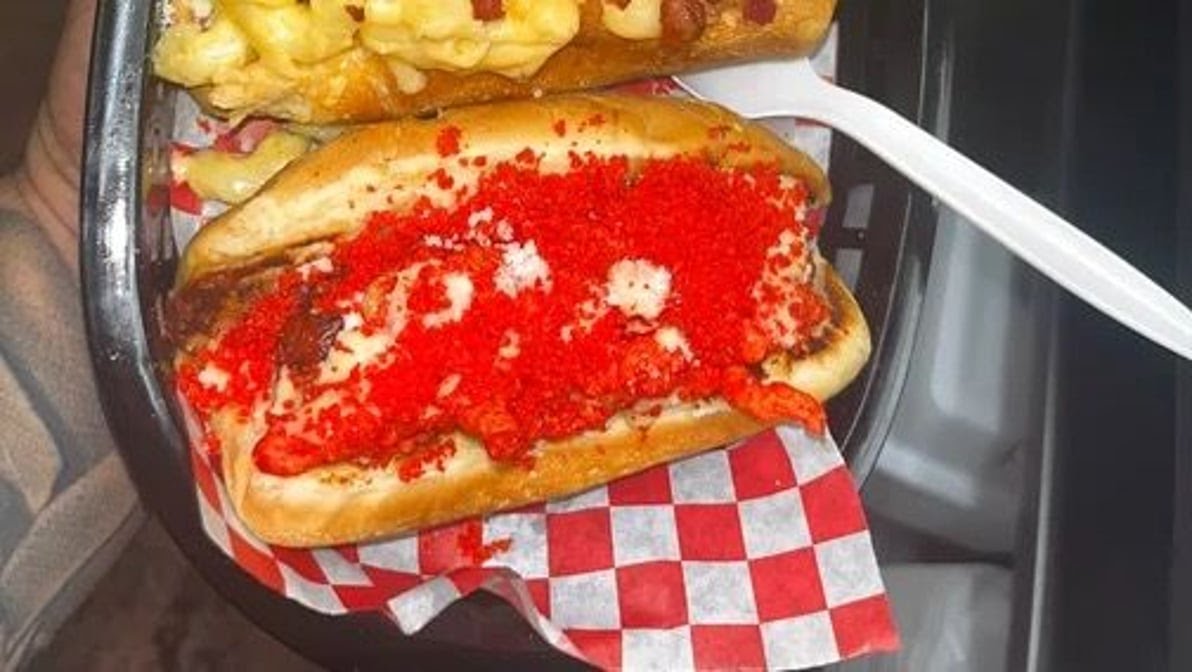 BRICK'S BAR & LALO'S by null