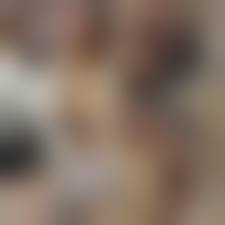 フリーマーケット　パンチラ|色白爆乳お姉さんはパンティーも白？ 積極的パンチラに大満足！ | アダルト動画・画像のコンテンツマーケット Pcolle