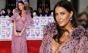 lisa snowdon braless|