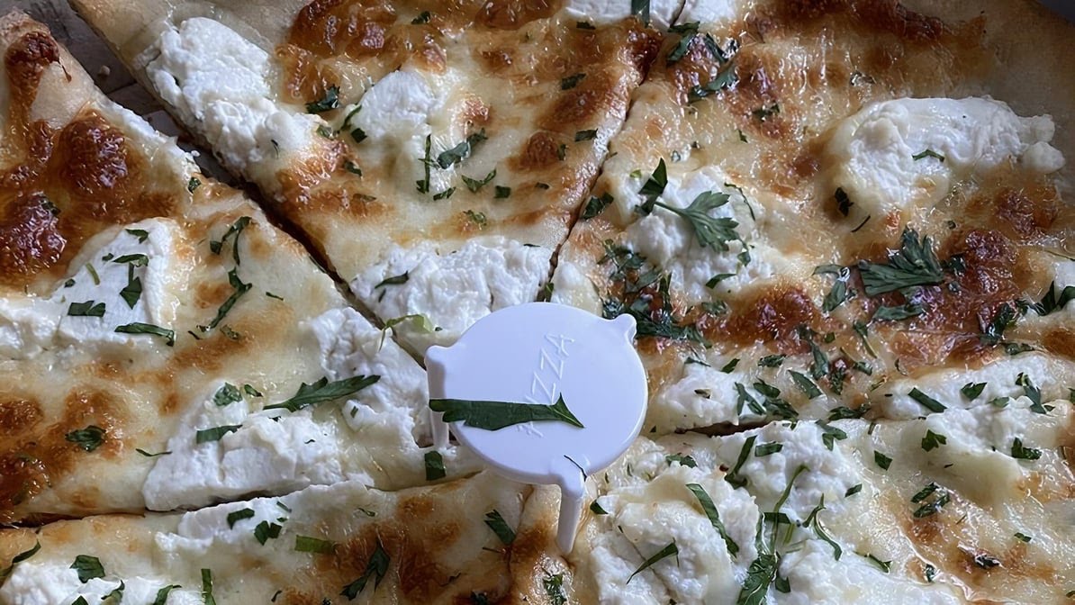 Rocco Pizza III by null