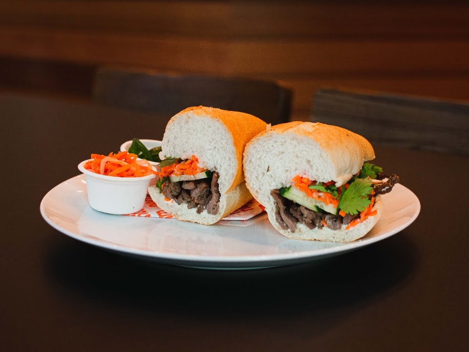 Nom Nom Bánh Mì by null