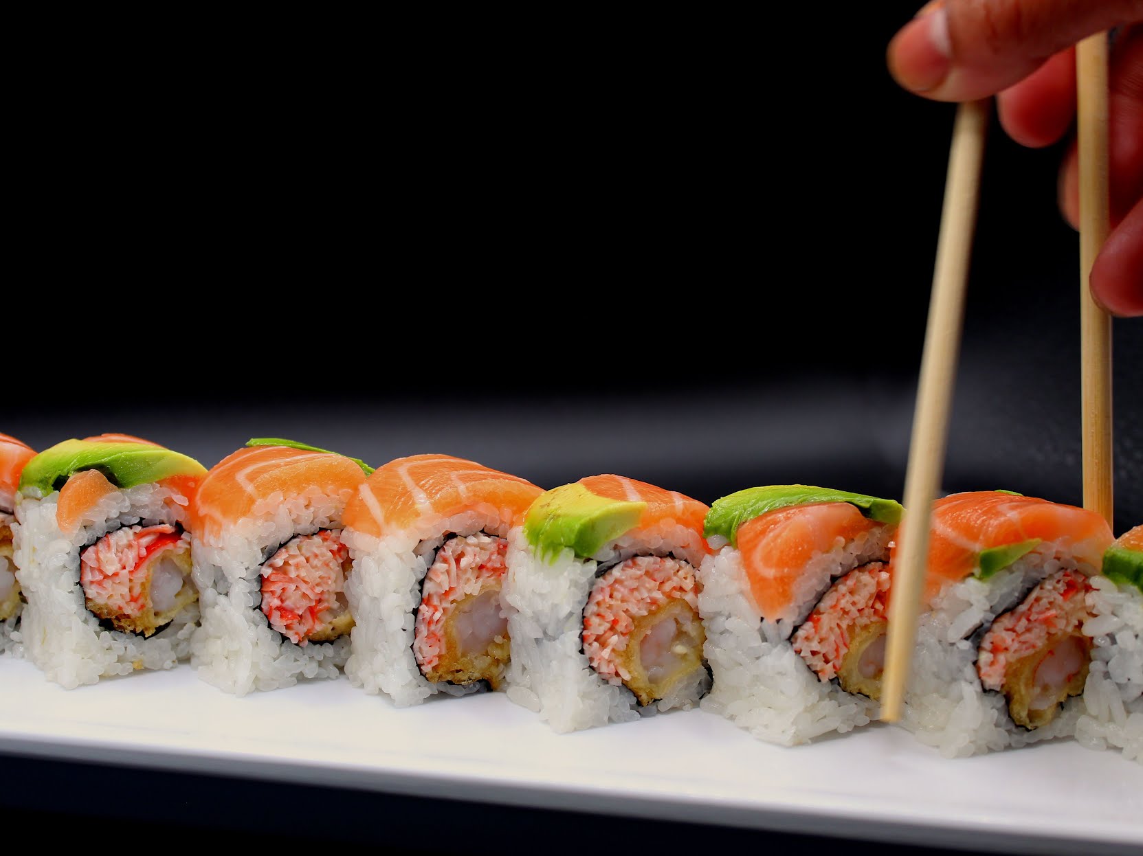 Louie Louie The Restaurant Sushi Bar y Mas by null