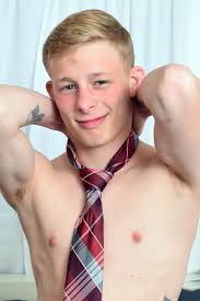 Xtube stardom doesnt help one man get laid yeah right jpg x Gay mike