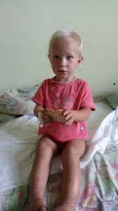 голые маленькие девочки child|Голые Розовые Ноги Маленькой Девочки 8 Месяцев, Стоящей На Босых Ногах Моей  Матери С Розовым Цветом Педикюра, Девушка, Одетая В Трусики Белого Цвета Со  Светло-коричневым Узором, Ноги Мамы, Стоящие На Белом Мягком