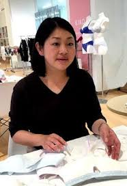 JS小学生高学年　乳首|胸元から乳首が見える写真を狙われ…」キューティー鈴木52歳が語る、アイドルレスラー時代の“性的画像被害”と過酷な生活「月給は8万円」 - プロレス -  Number Web - ナンバー