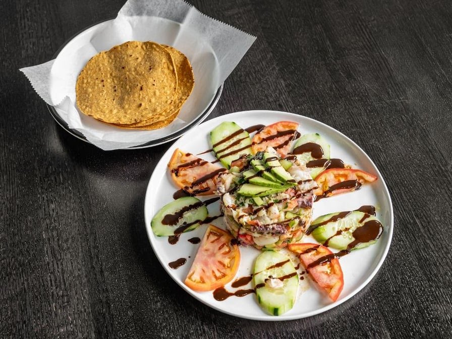 Mariscos Los Cuates by null