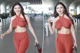 Sherlyn chopra raises temperatures with jpg x Chopra sexy