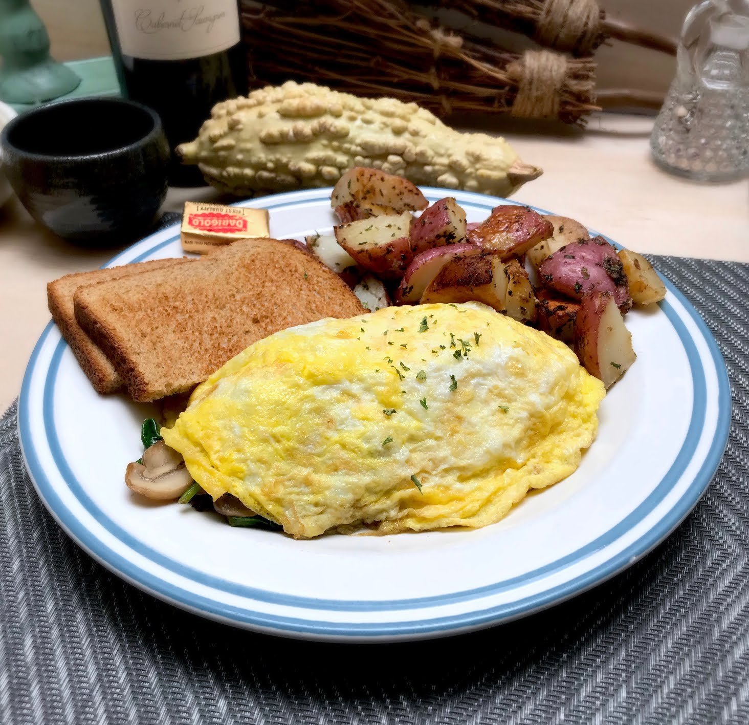 Lynn & Lu's Escapade Cafe by null