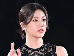 韓国美人　無修正  |未歩ななと韓国美人のWオメコを鑑賞した後交互にチンポ挿入する ...