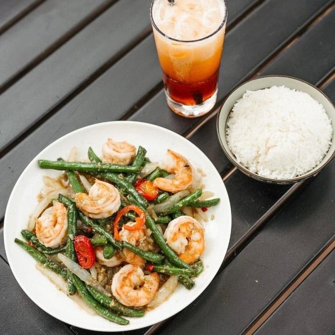 Lee’s Kitchen + Cocktails by null