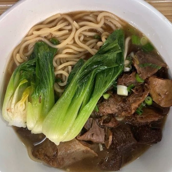 Lee’s Kitchen Noodle & Rice U Dub by null