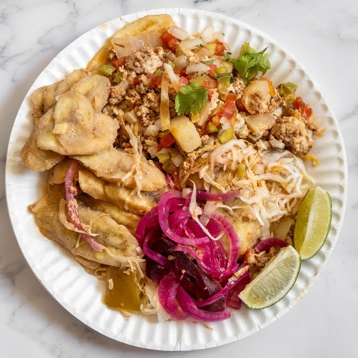 Catrachita Yucateca by null