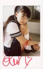 黒宮れい セーラー服|駿河屋 -<中古>黒宮れい/全身・制服・座り/DVD「夏少女 黒宮れい Part8」特典生写真（女性生写真）