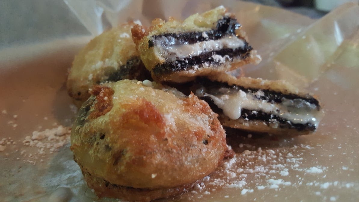 BTW - BURGERS TACOS WAFFLES by null