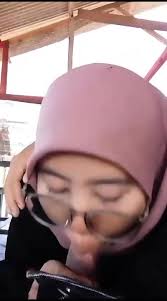 Jilbab ngemut penuh penghayatan part indonesian blowjob porn xhamster jpg x Hijab ngemut kontol