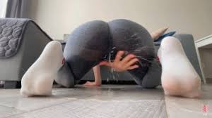 Black yoga pants jpg x Yoga pants solo