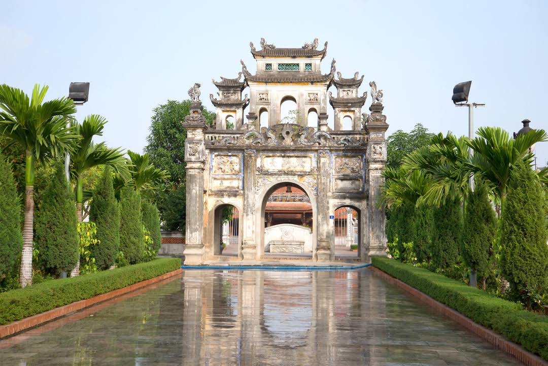 Lệ Mật by null