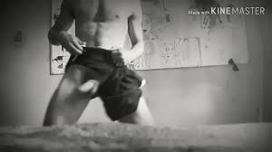Caminhada sem cueca e gozada forte jpg x Sem cueca