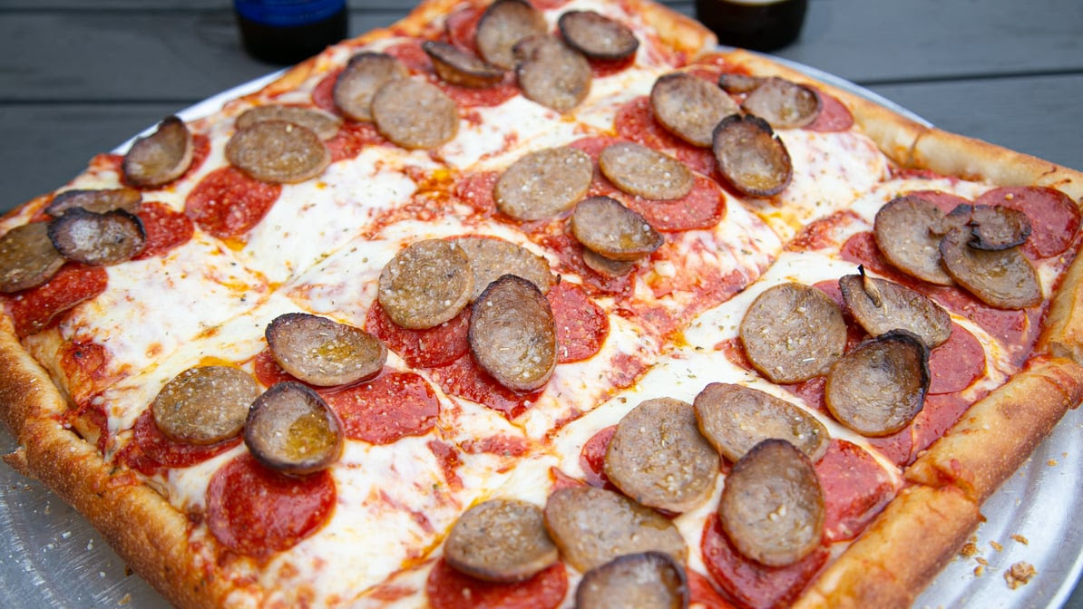 Hawthorne's New York Pizza and Bar 7th Street by null