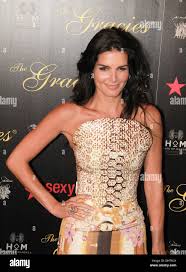 Angie harmon celebnipvisibility jpg x Angie harmon sexy