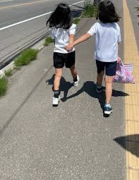 女児　おしっこ|おしっこを我慢している女の子のイメージ 写真素材 [ 7386236 ] - フォトライブラリー photolibrary