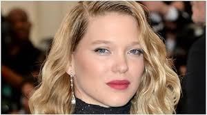 Lea seydoux flashes a hint of sideboob jpg x Seydoux sexy