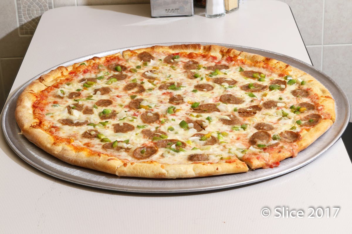 Filippo's Famous Pizza by null