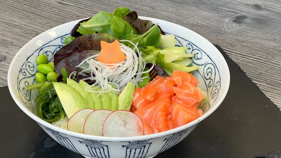 Momi Sushi by null