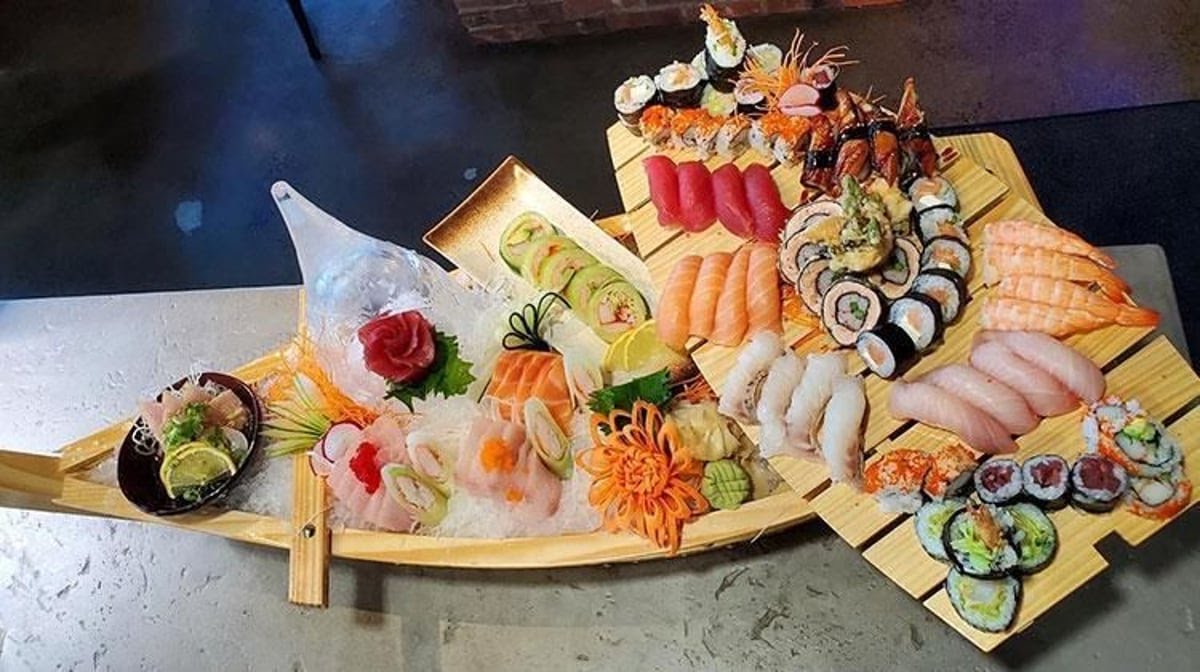 Moon Thai & Japanese by null