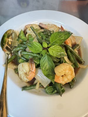 Kin Sen Thai by null