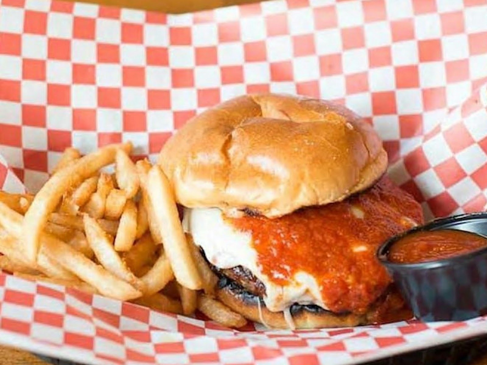 Bartoli's Pizzeria by null