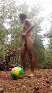 Eaftggaaaa dwxfguwllj slth jpg x Naked soccer