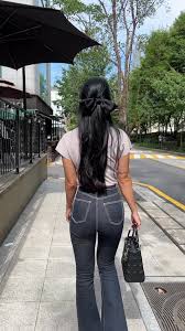 길거리뒷모습'|뒷모습도 완벽한 미니밥 단발머리! 입술라인으로 딱 떨어지는 일자머리🤎 앞 라인이 짧아지기 위해서 뒷 목부분 머리를 짧게 잘랐답니다!  모두 minibob 매력에 풍덩💦 빠져보아요🫶🏻 #minibob #숏단발