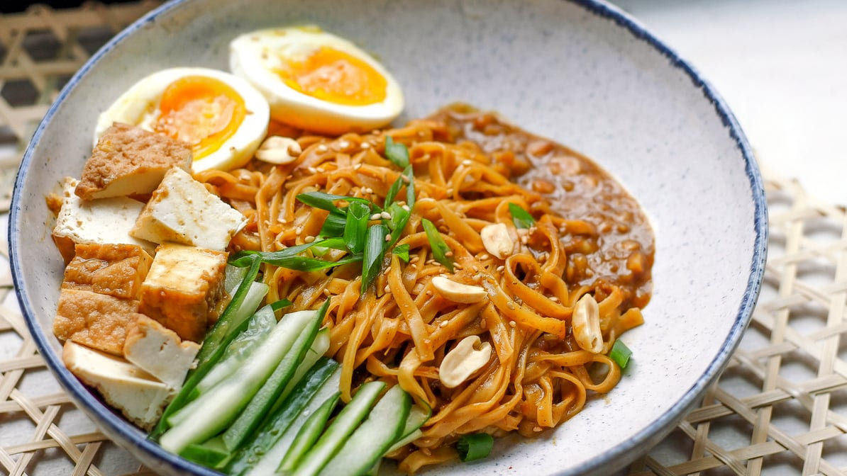 Native Noodles by null