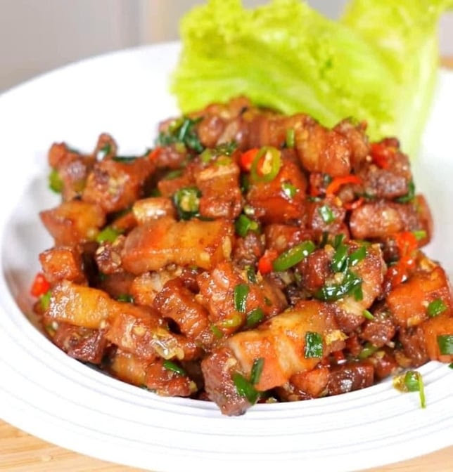 Pho Chau by null