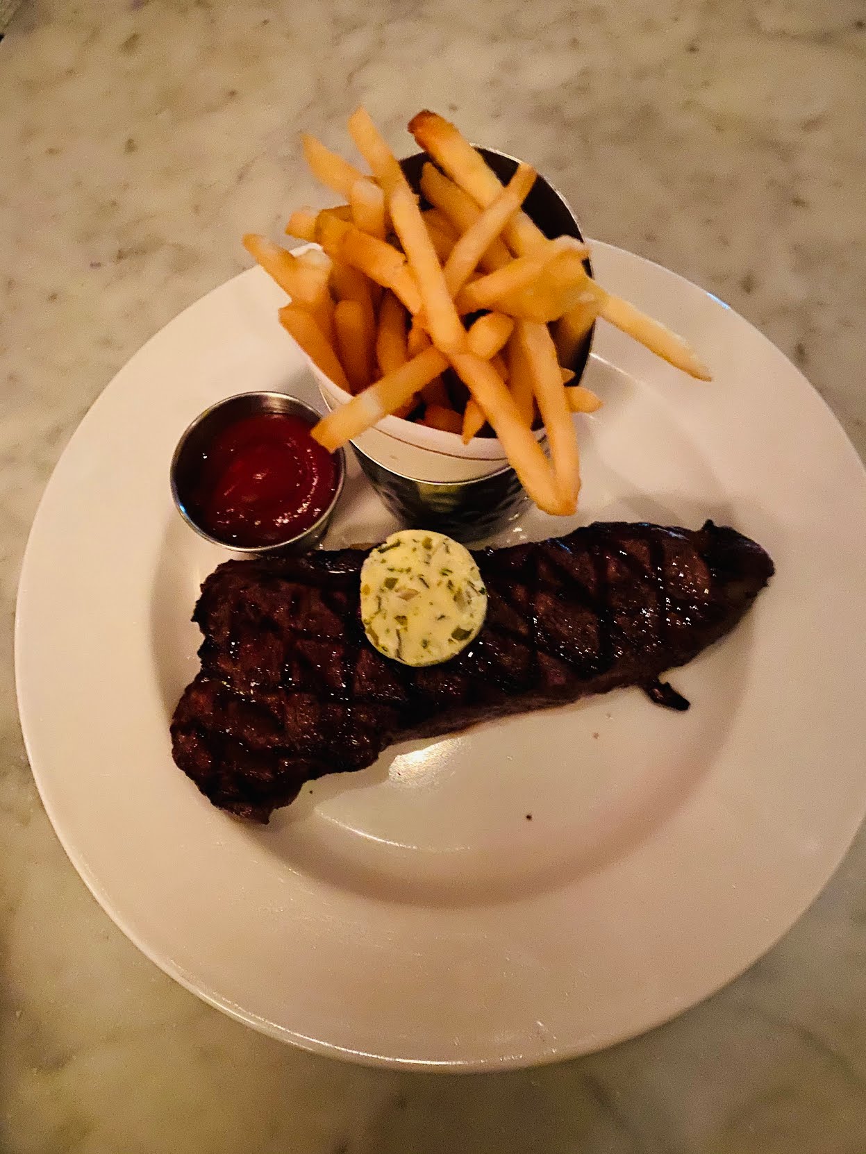 Manny’s Bistro by null