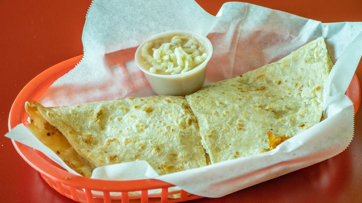 Kiss Pollos Estilo Sinaloa by null