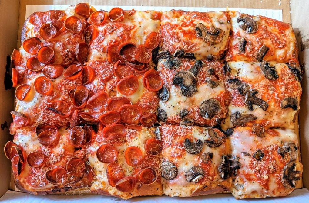 Metro Pizza by null