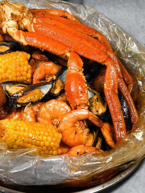 Hook & Reel Cajun Seafood & Bar by null