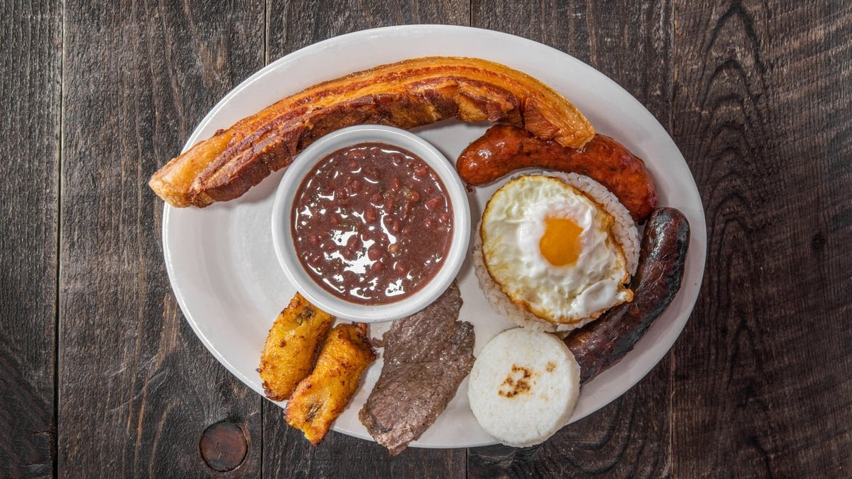 Empanadas Típicas Colombiana Botia image