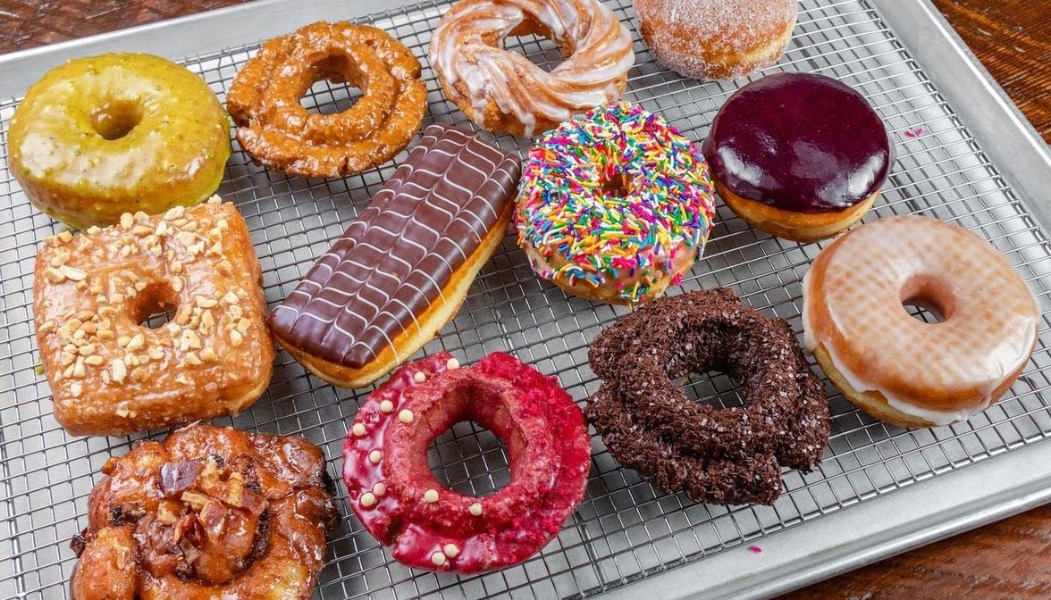 49th Parallel Café & Lucky’s Doughnuts - McGill by null