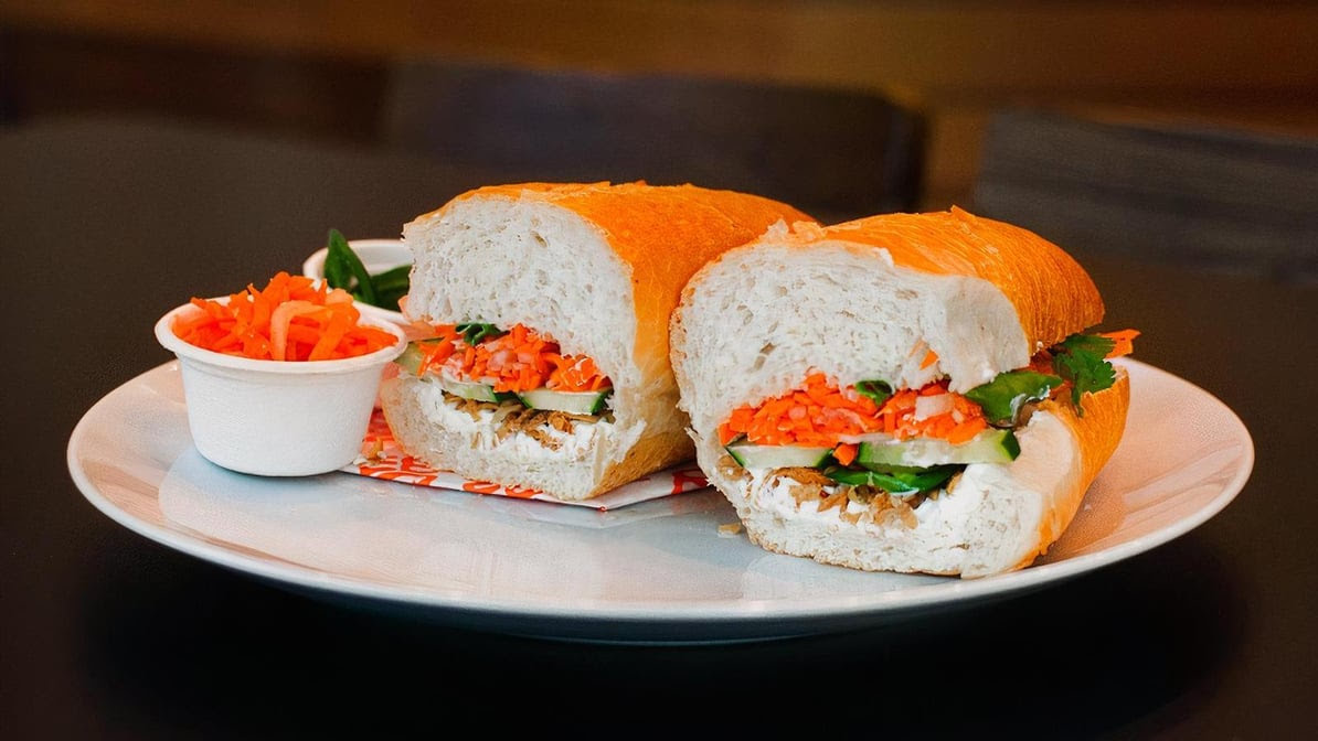 Nom Nom Bánh Mì by null