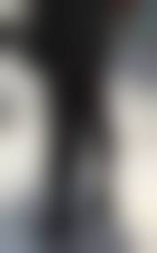 濃い黒タイツ脚エロ画像|早く舐めなさい」。黒パンストに包まれたつま先を突き出している美脚女性の足裏ドアップ画像 | ImitationSkin – パンスト直穿きフェチの復活