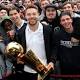 Dellavedova brings Larry O'Brien Trophy to Melbourne ahead of NBA move 